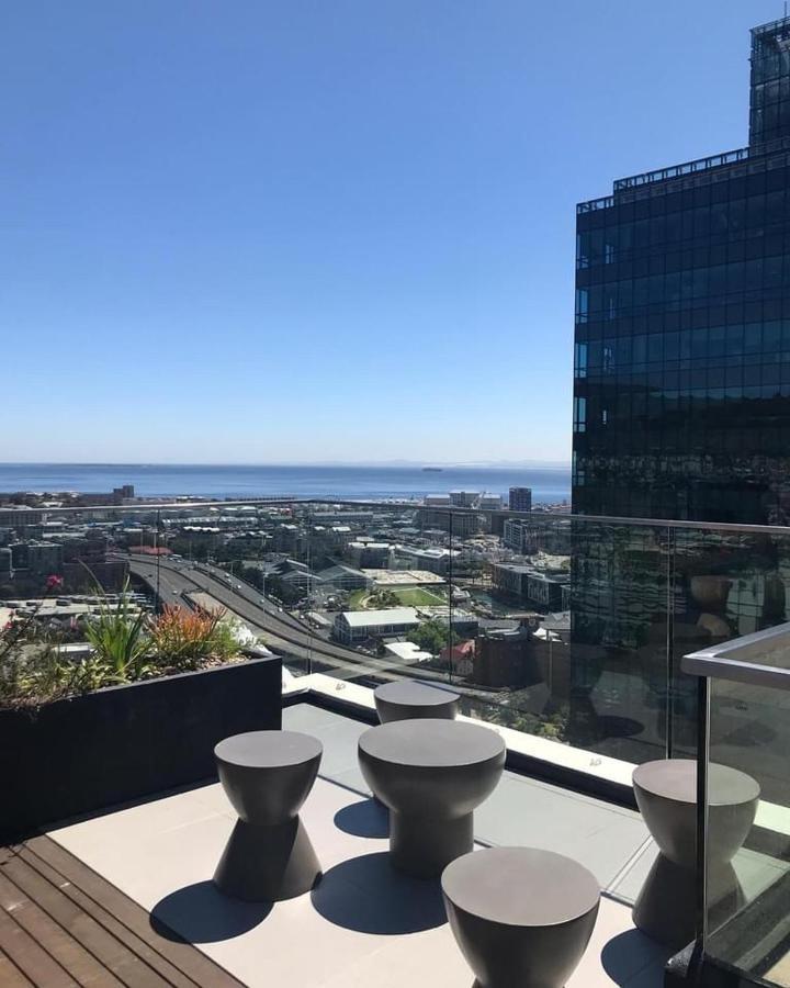 16 On Bree Luxury Studio Apartment With City Mountain Views Cape Town Exterior foto