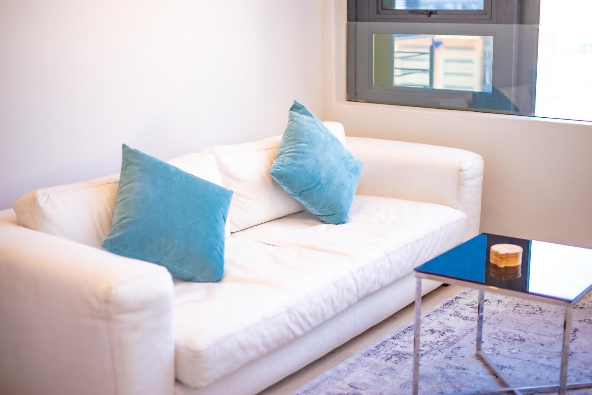 16 On Bree Luxury Studio Apartment With City Mountain Views Cape Town Exterior foto